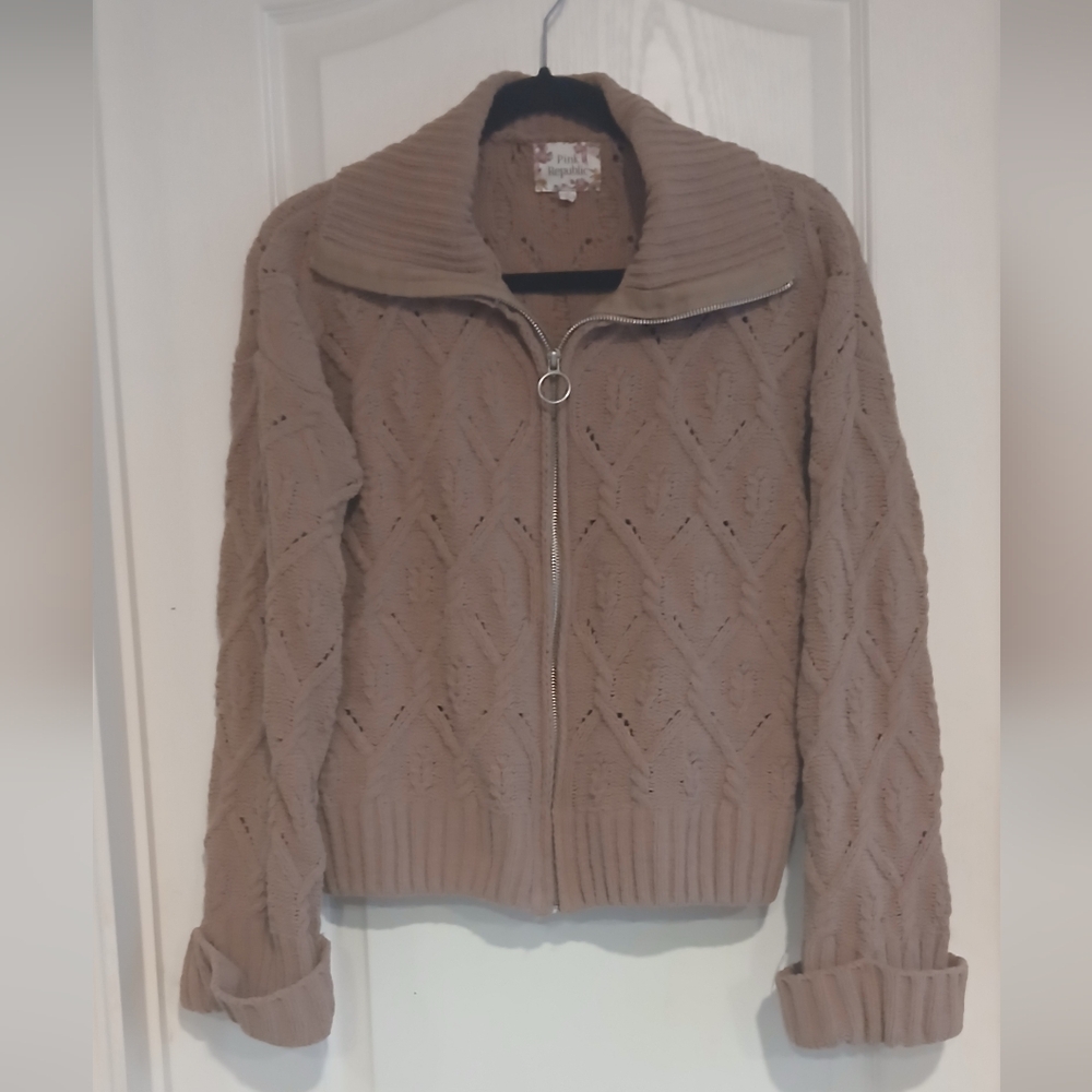Womens Pink Republic Cable Knit Sweater - M